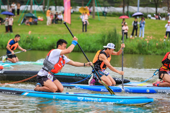 乐鱼体育官网网页版-大型水上漂浮运动会，水上运动的全新体验的简单介绍